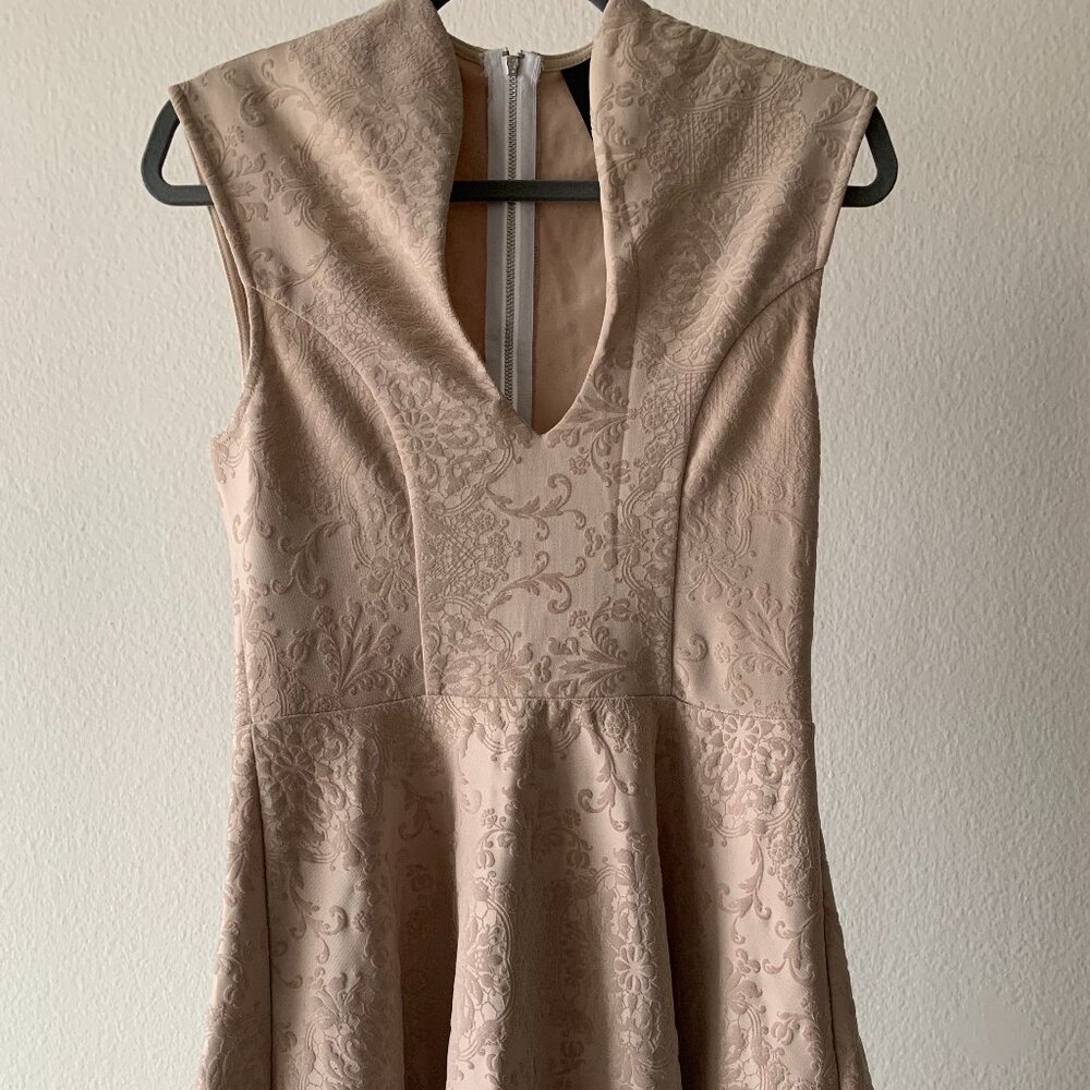 ❣️ Blush Jacquard Fit & Flare Dress – Timeless & Romantic! ❣️